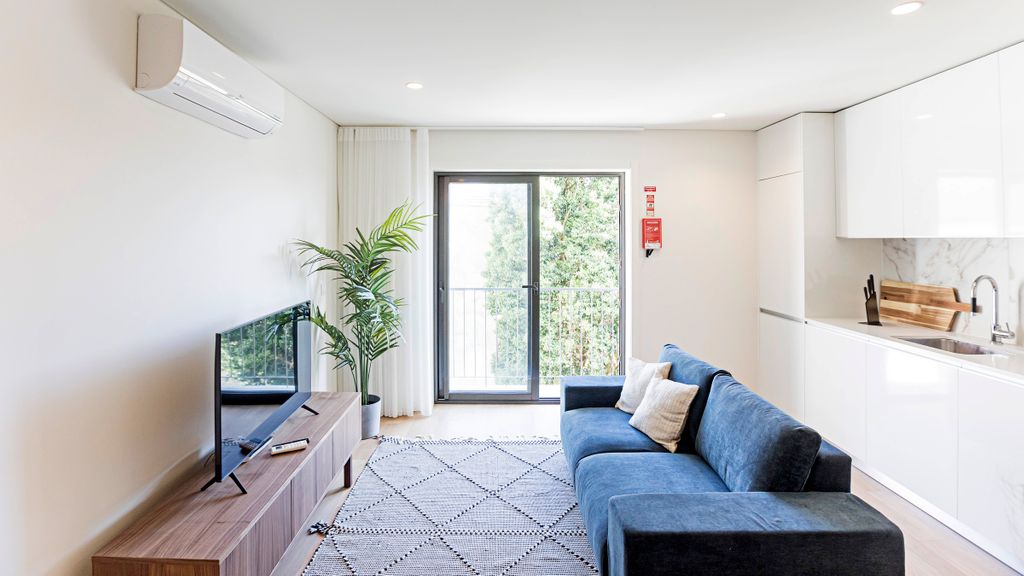 Paraíso 2M w/ AC & Balcony by LovelyStay