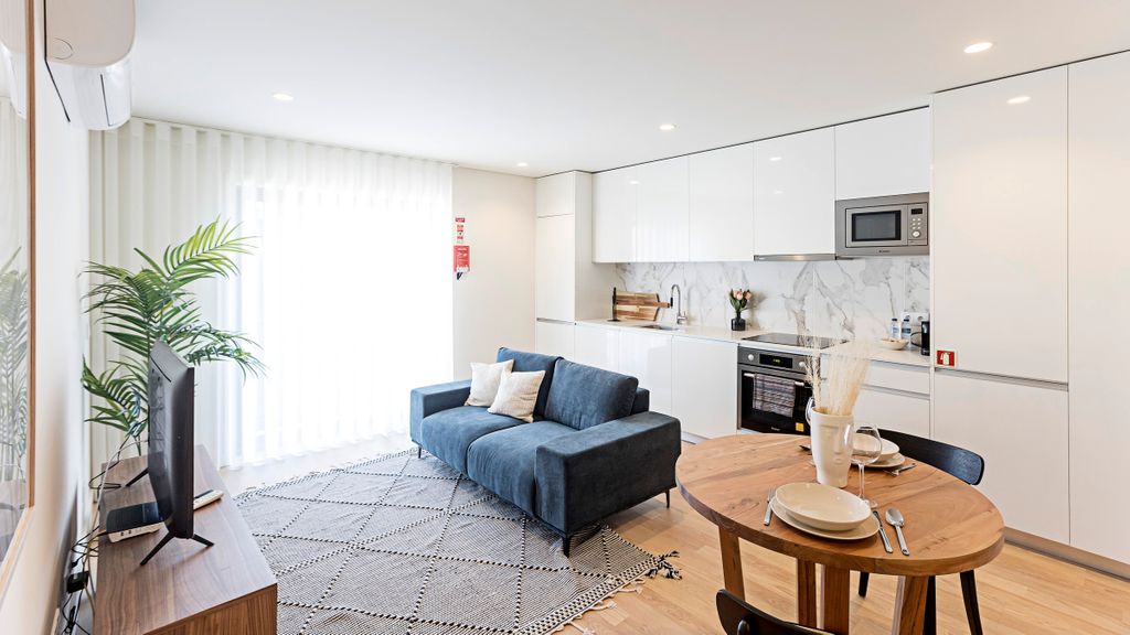 Paraíso 2M w/ AC & Balcony by LovelyStay