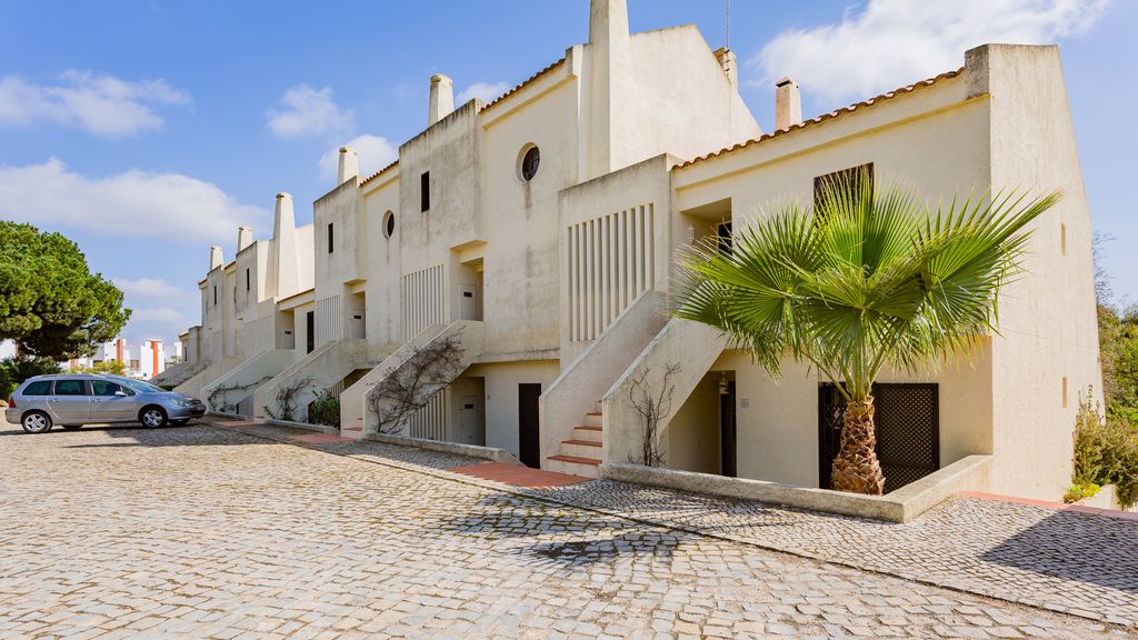 Gorgeous 2BDR W/Patio & Pool by LovelyStay