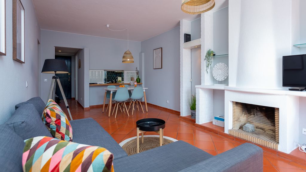 Gorgeous 2BDR W/Patio & Pool by LovelyStay