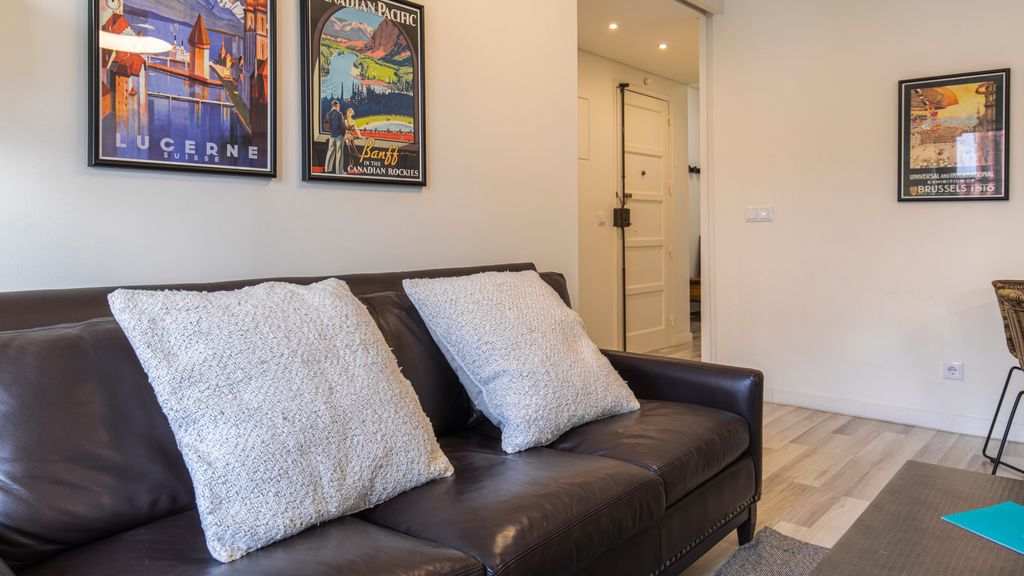 Glamorous Lisbon 2BDR Apartment by LovelyStay