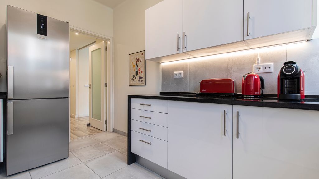Glamorous Lisbon 2BDR Apartment by LovelyStay