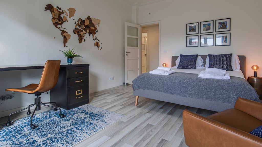 Glamorous Lisbon 2BDR Apartment by LovelyStay