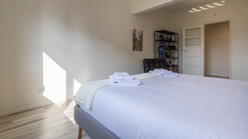 Glamorous Lisbon 2BDR Apartment by LovelyStay