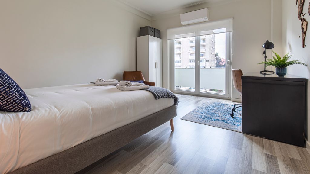 Glamorous Lisbon 2BDR Apartment by LovelyStay