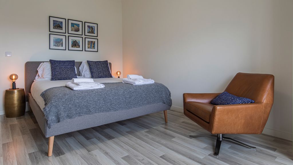 Glamorous Lisbon 2BDR Apartment by LovelyStay