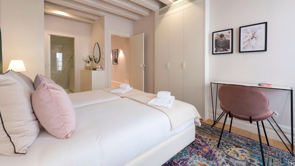 Mouzinho Luxury 3BR Flat l 5 min Walk to Ribeira