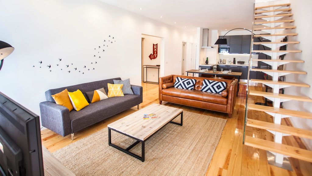 Cais Apartment River View by LovelyStay