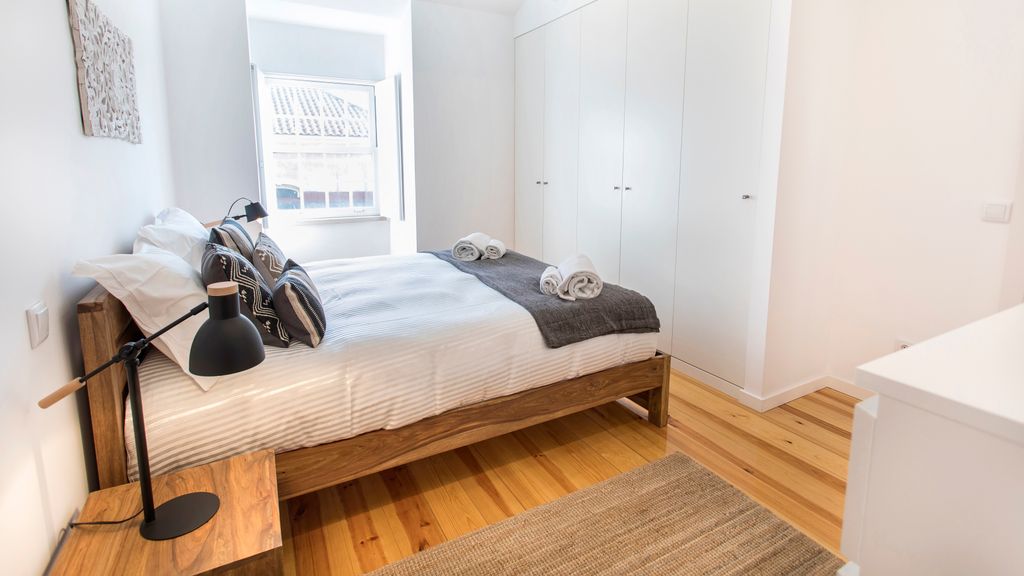 Cais Apartment River View by LovelyStay
