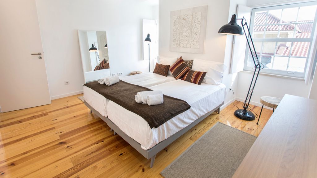 Cais Apartment River View by LovelyStay