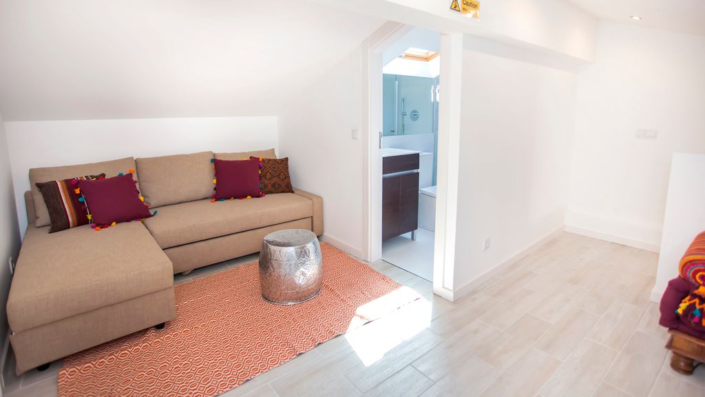 Cais Apartment River View by LovelyStay