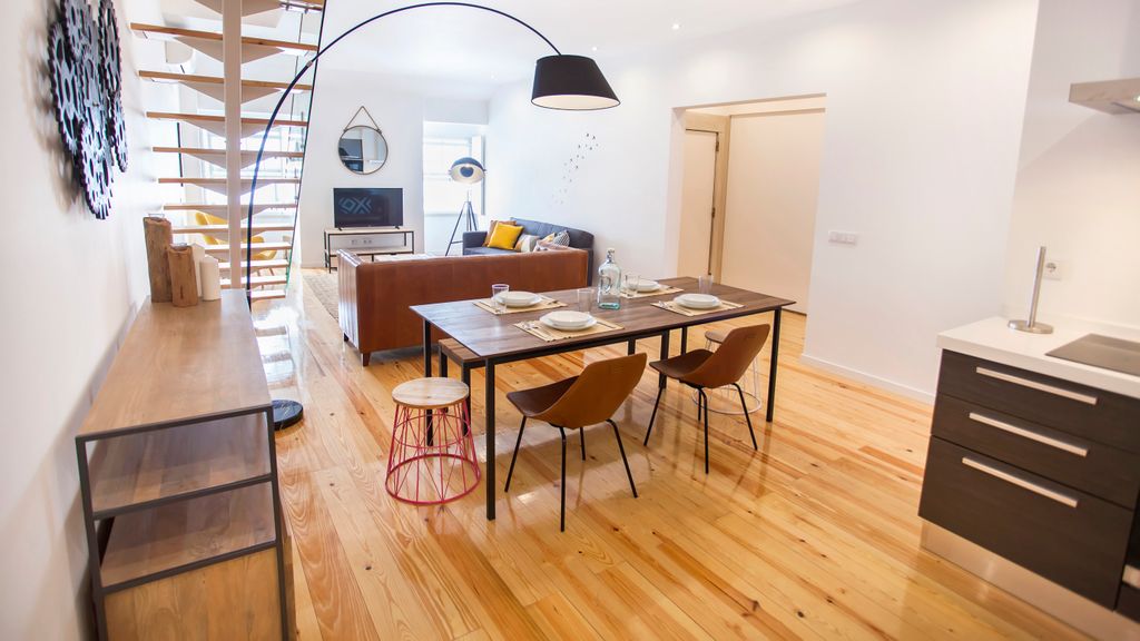Cais Apartment River View by LovelyStay