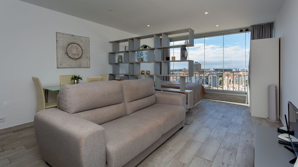 Seascape Retreat Apartment by LovelyStay