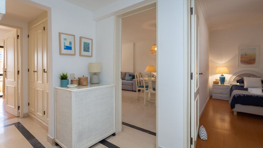 2BDR W/ Pool - 5min from beach by LovelyStay