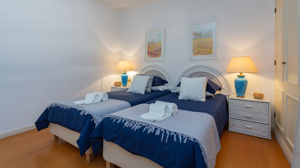2BDR W/ Pool - 5min from beach by LovelyStay
