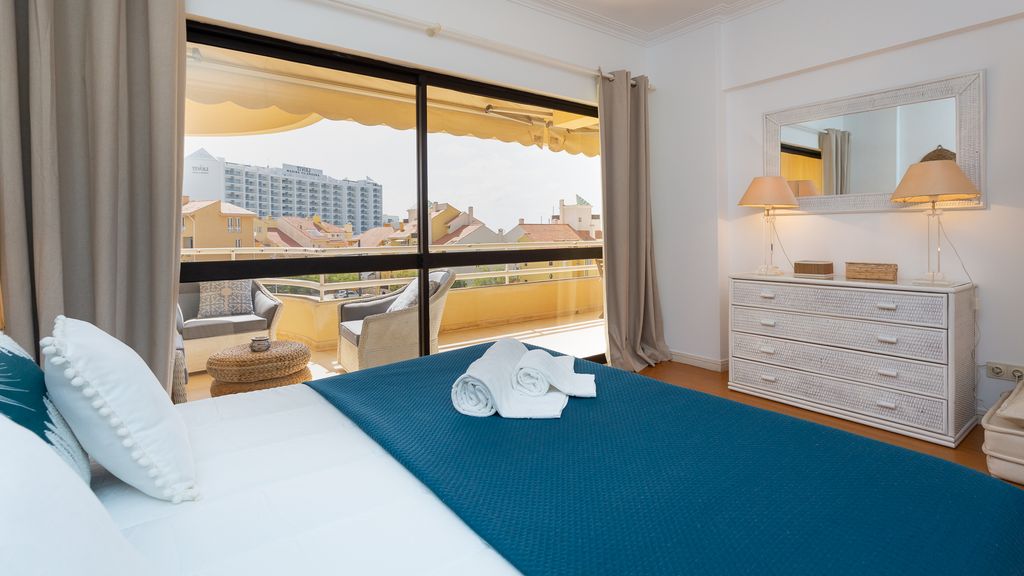2BDR W/ Pool - 5min from beach by LovelyStay