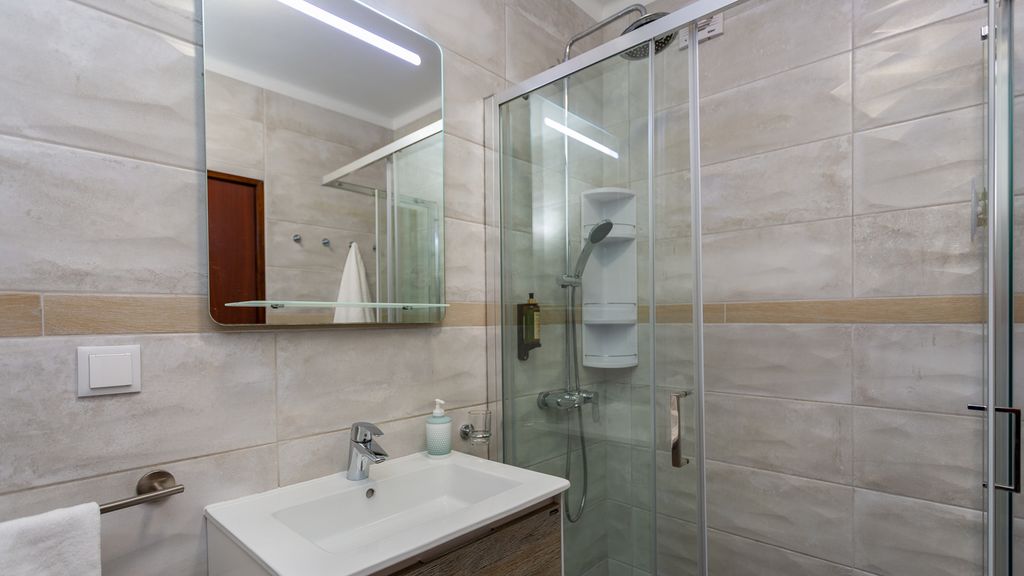 Comfort 1BDR Apartment W/Pool by LovelyStay