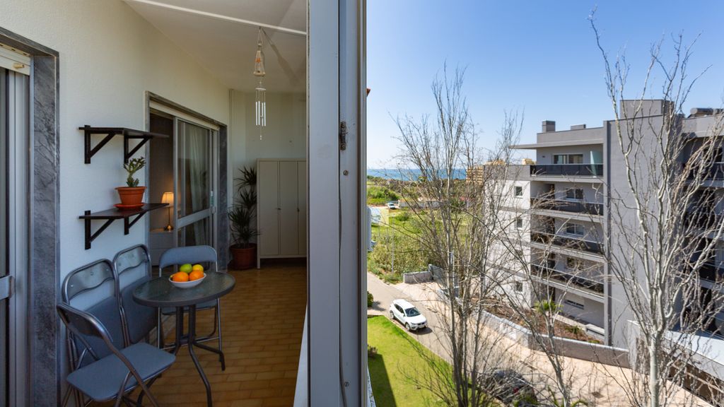 Comfort 1BDR Apartment W/Pool by LovelyStay