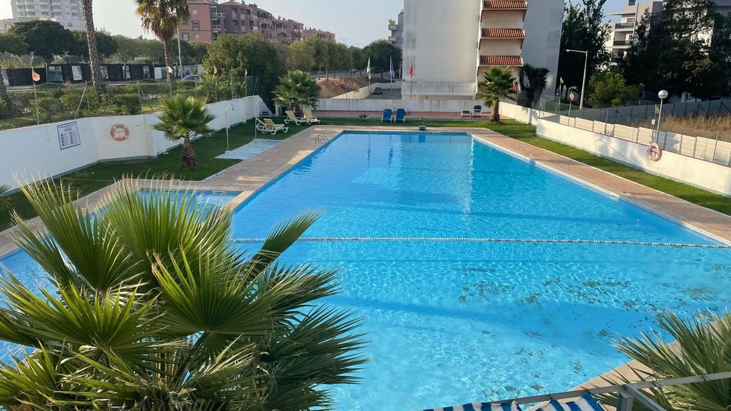 Comfort 1BDR Apartment W/Pool by LovelyStay