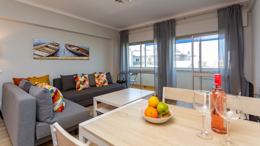 Comfort 1BDR Apartment W/Pool by LovelyStay