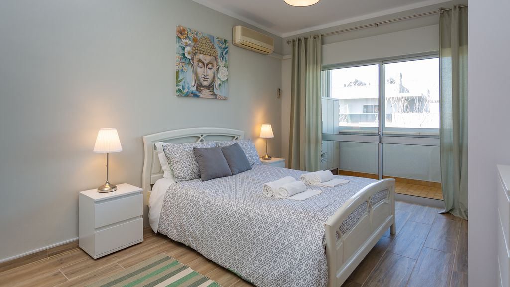 Comfort 1BDR Apartment W/Pool by LovelyStay