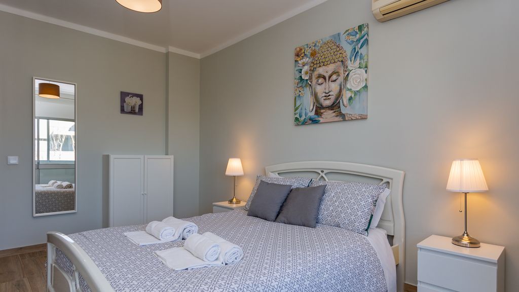 Comfort 1BDR Apartment W/Pool by LovelyStay