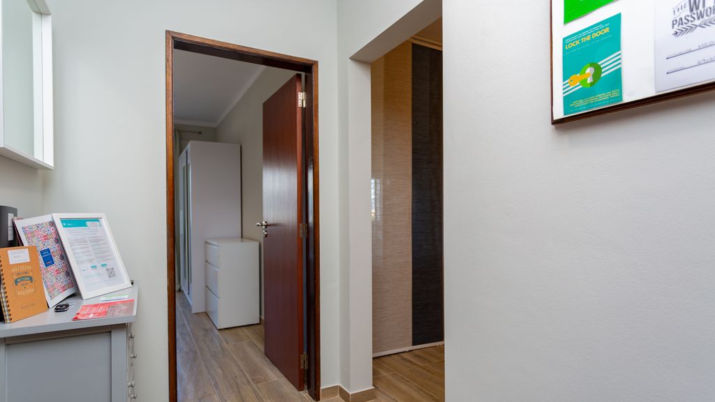 Comfort 1BDR Apartment W/Pool by LovelyStay