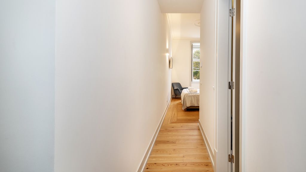 Beautiful Flat near Pç. do Comércio by LovelyStay