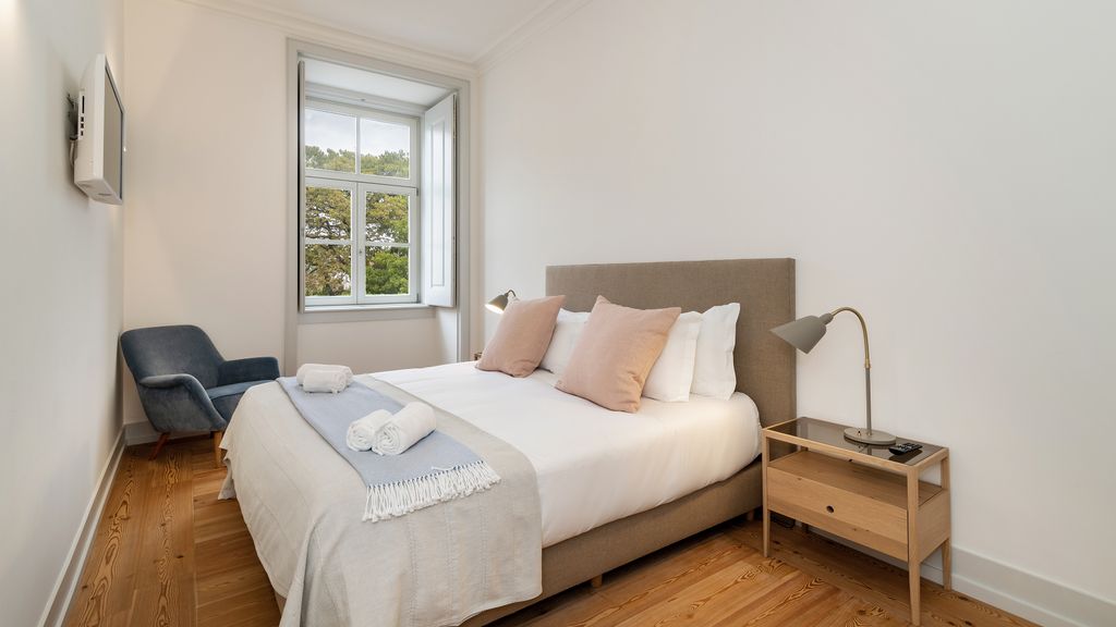 Beautiful Flat near Pç. do Comércio by LovelyStay