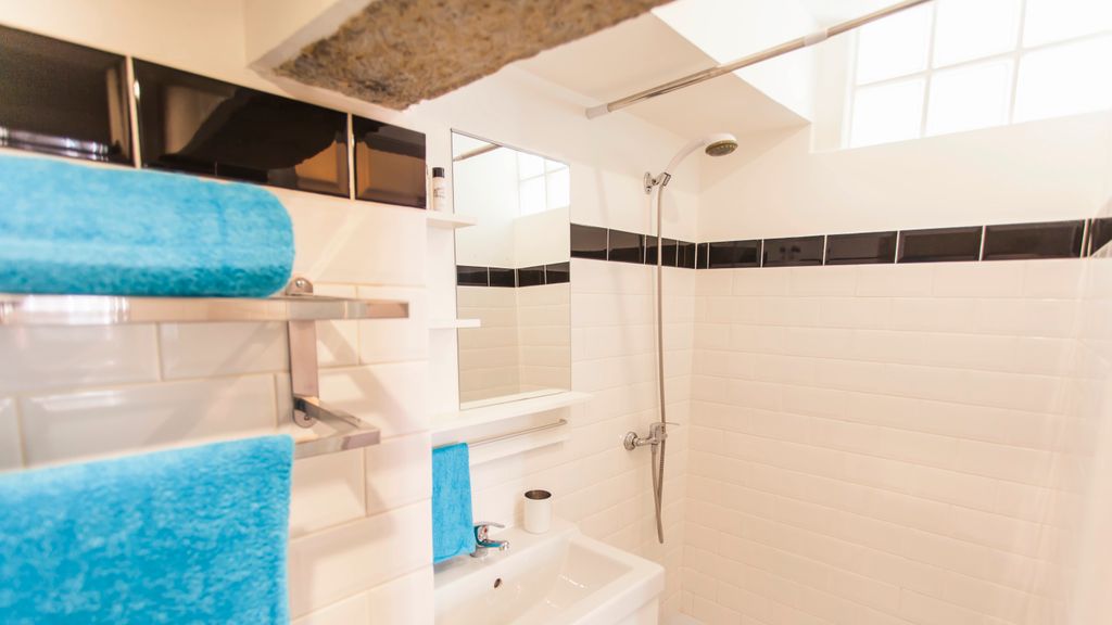 Bairro Alto Living 2BDR Duplex by LovelyStay
