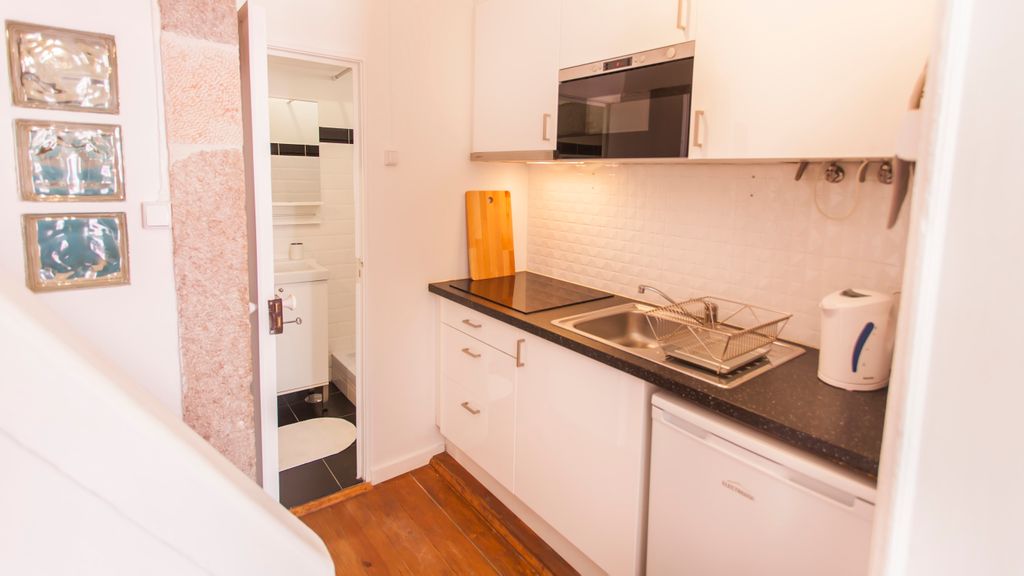 Bairro Alto Living 2BDR Duplex by LovelyStay