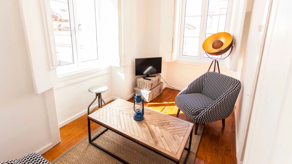 Bairro Alto Living 2BDR Duplex by LovelyStay
