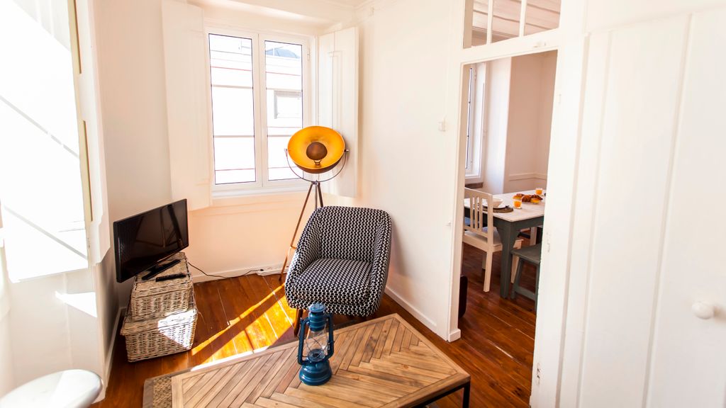Bairro Alto Living 2BDR Duplex by LovelyStay