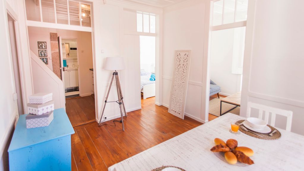 Bairro Alto Living 2BDR Duplex by LovelyStay