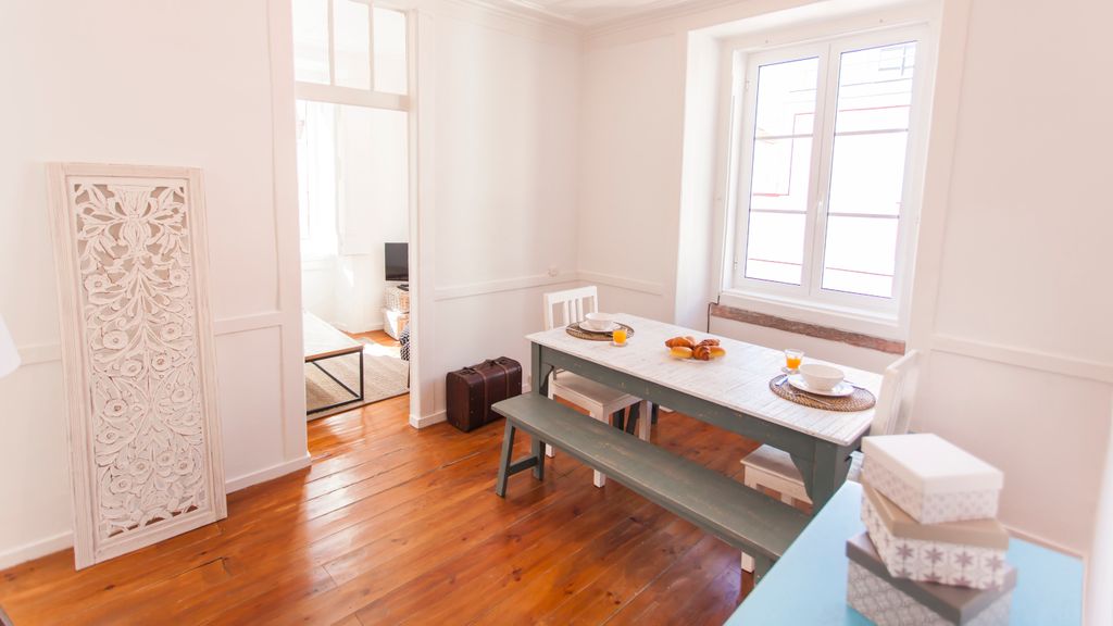 Bairro Alto Living 2BDR Duplex by LovelyStay