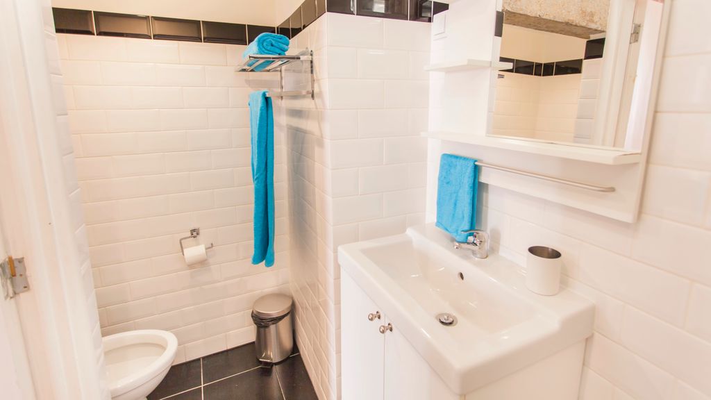 Bairro Alto Living 2BDR Duplex by LovelyStay