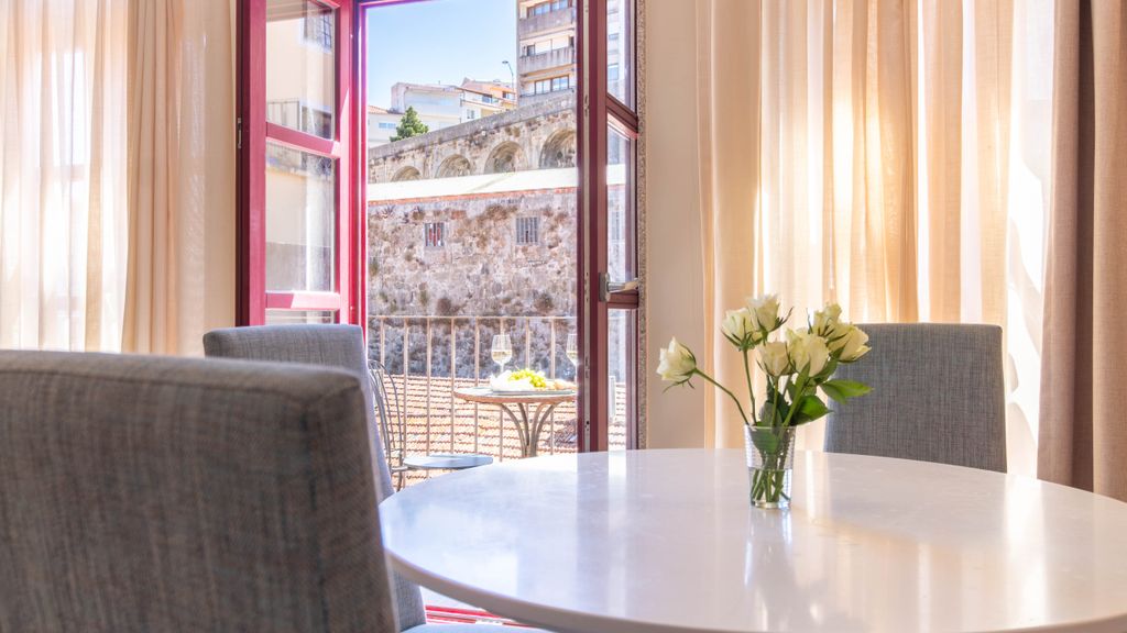 Oporto Home Wine Cellars - Studio with a balcony3T