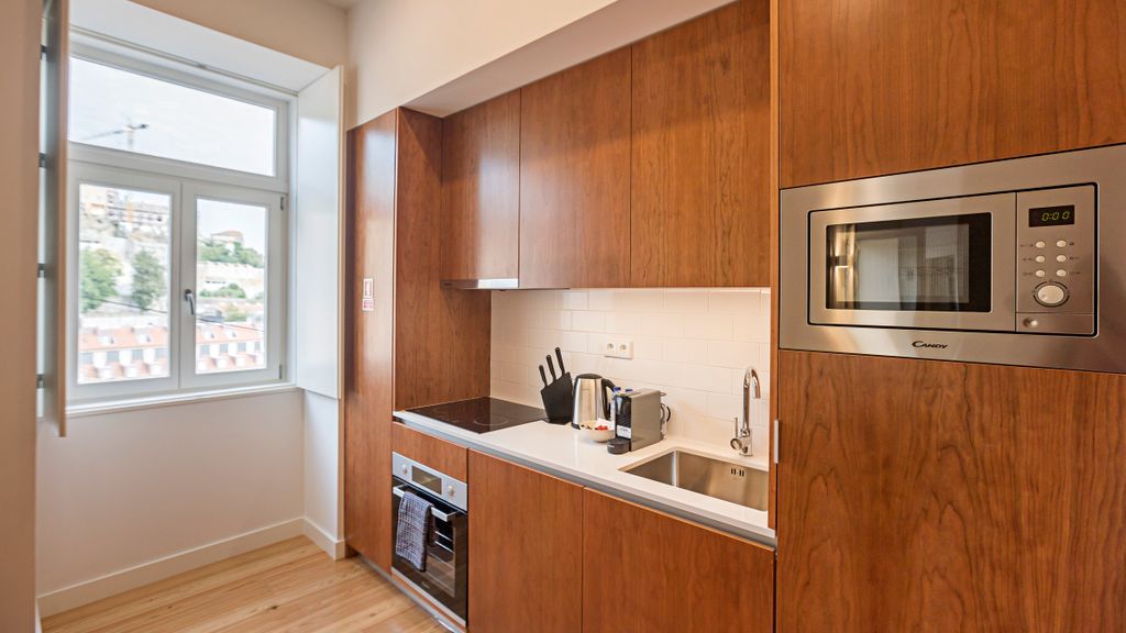 Superb Flat w/ Balcony and AC by LovelyStay