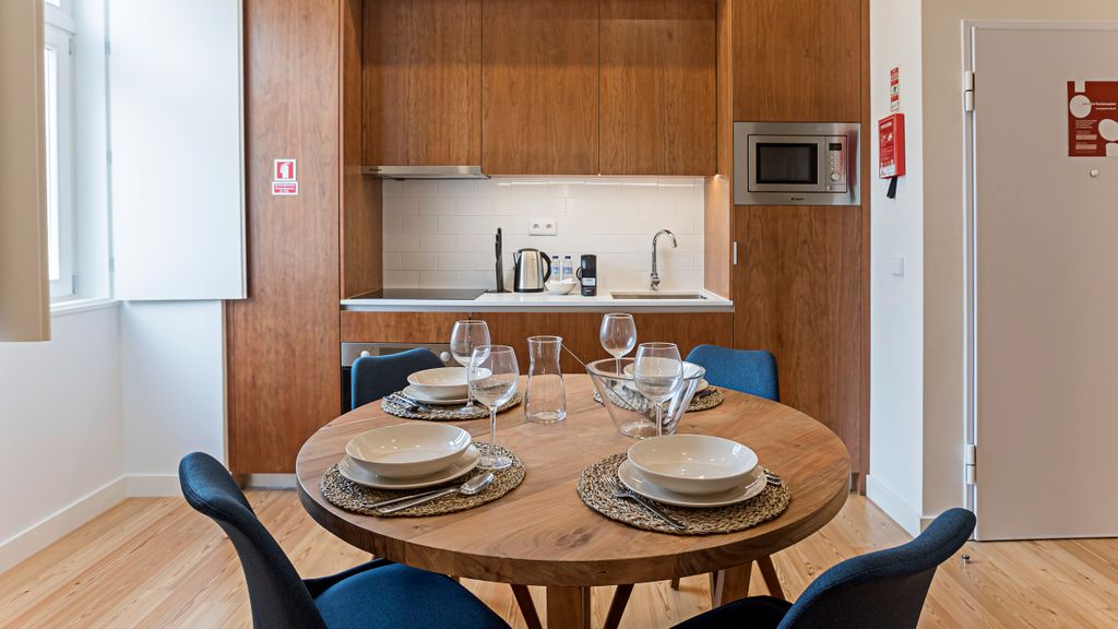 Superb Flat w/ Balcony and AC by LovelyStay