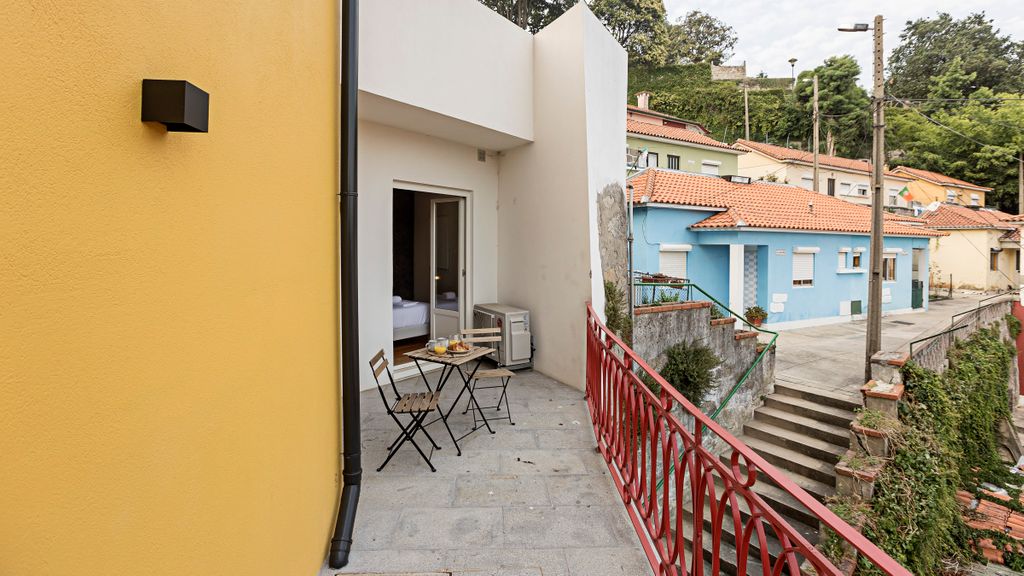 Superb Flat w/ Balcony and AC by LovelyStay
