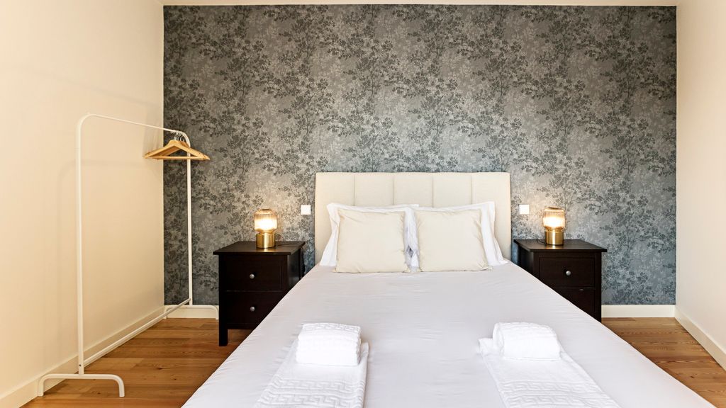 Superb Flat w/ Balcony and AC by LovelyStay