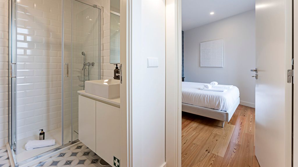 Superb Flat w/ Balcony and AC by LovelyStay