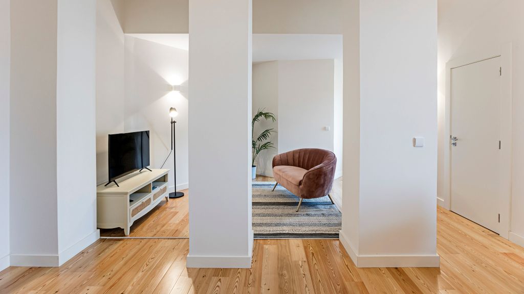 Superb Flat w/ Balcony and AC by LovelyStay