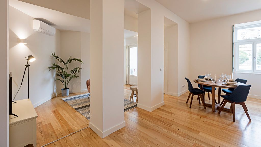 Superb Flat w/ Balcony and AC by LovelyStay