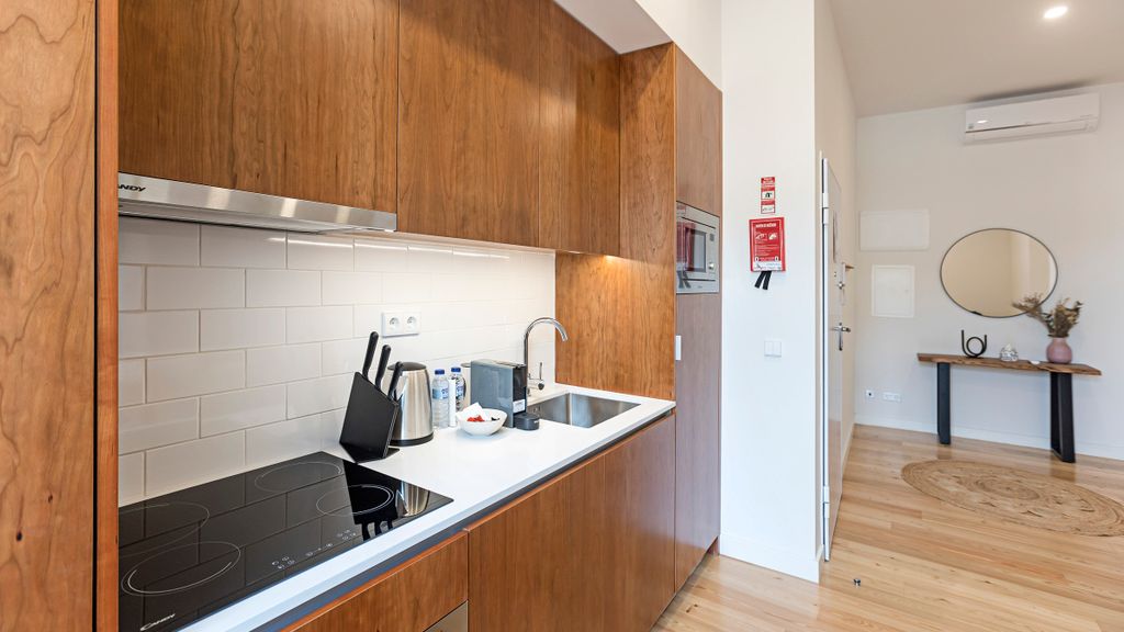 Superb Flat w/ Balcony and AC by LovelyStay