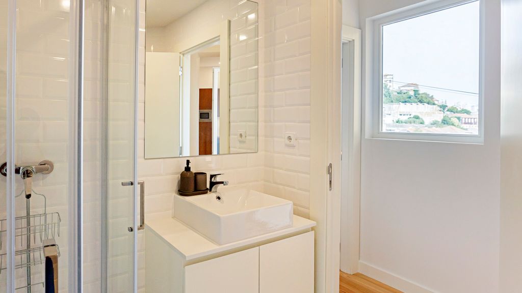Superb Flat w/ Balcony and AC by LovelyStay