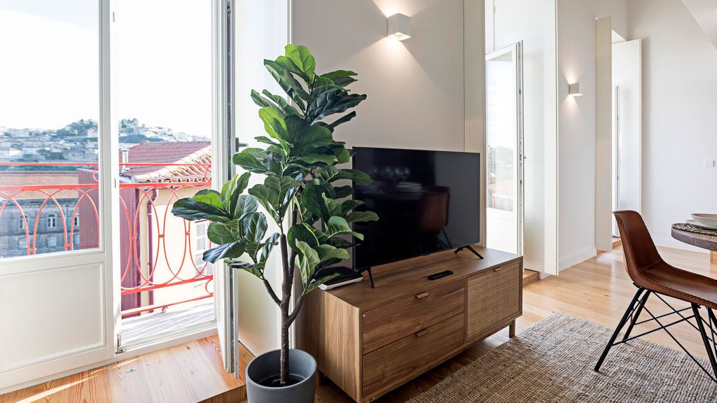 Stunning Duplex Near River by LovelyStay