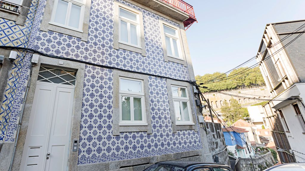 Stunning Duplex Near River by LovelyStay