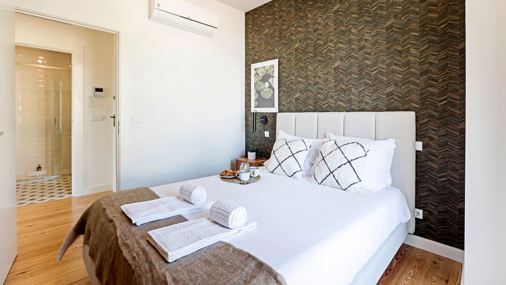 Stunning Duplex Near River by LovelyStay