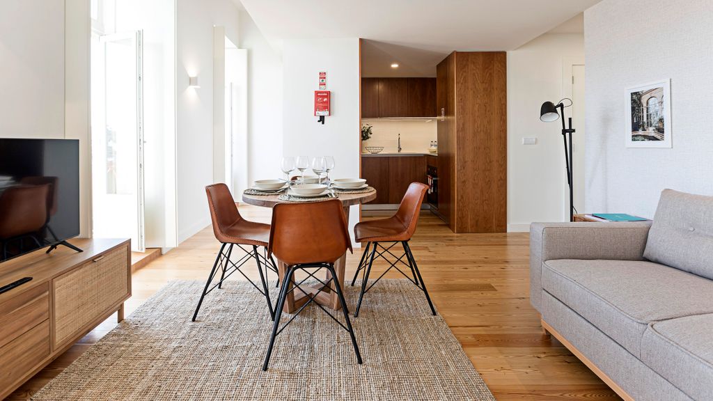 Stunning Duplex Near River by LovelyStay